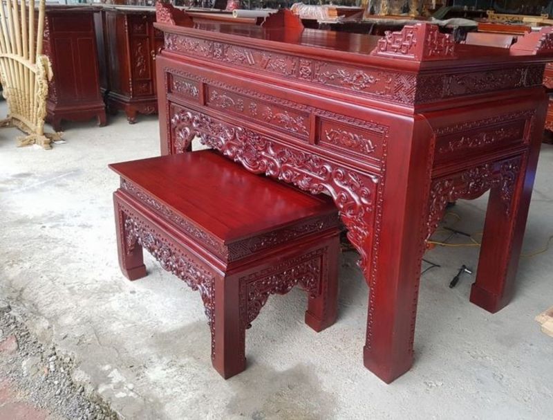 Báo giá bàn thờ gỗ hương đắt hay rẻ cũng tùy theo thiết kế sản phẩm
