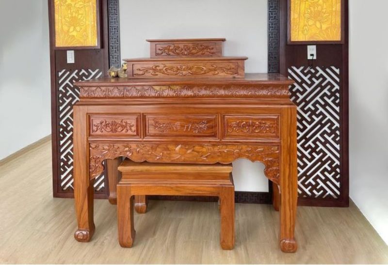 gỗ gụ làm bàn thờ có tốt không
